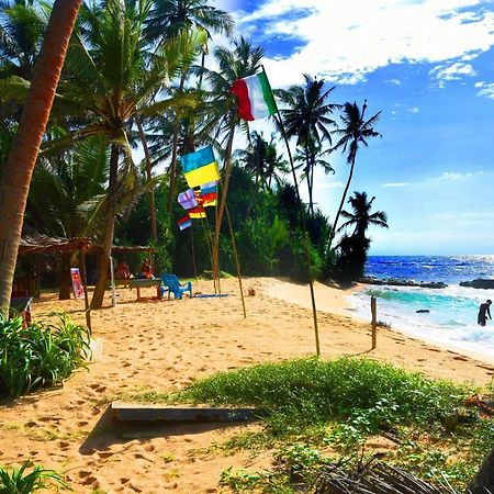 Akurala Beach Boutique Resort Bagian luar foto