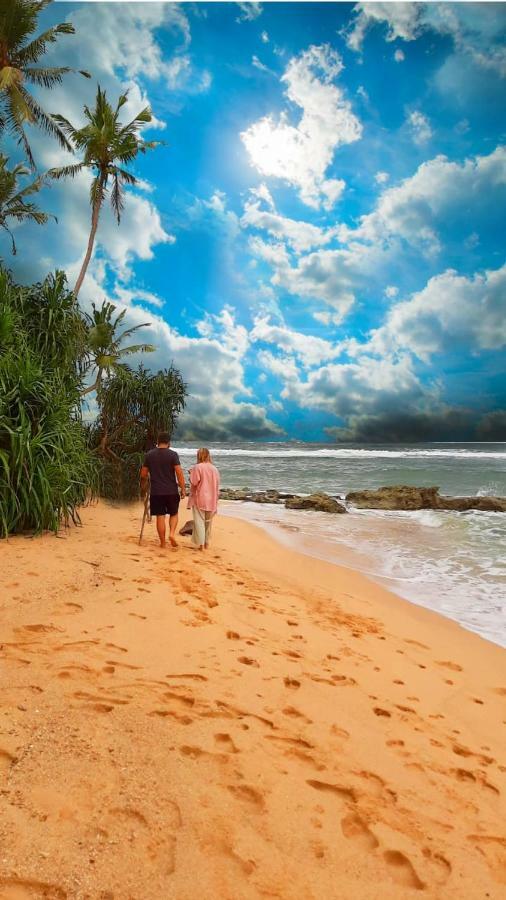 Akurala Beach Boutique Resort Bagian luar foto