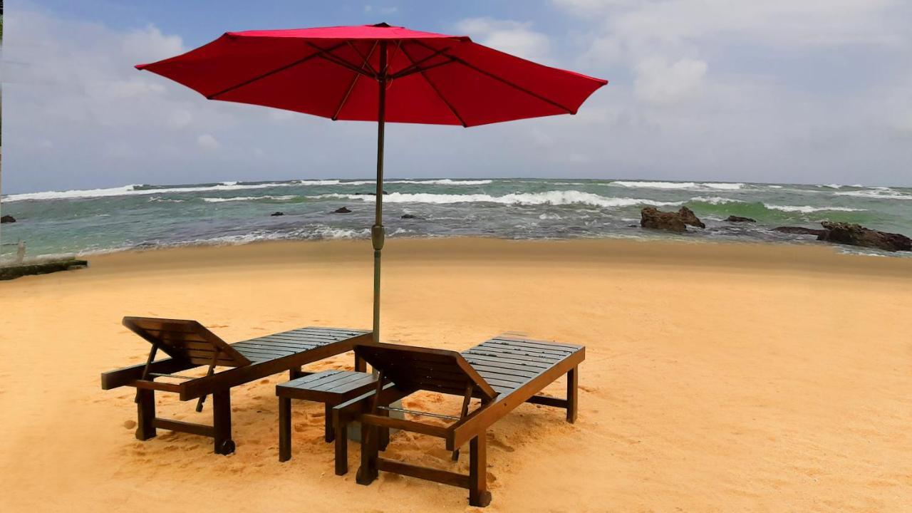 Akurala Beach Boutique Resort Bagian luar foto