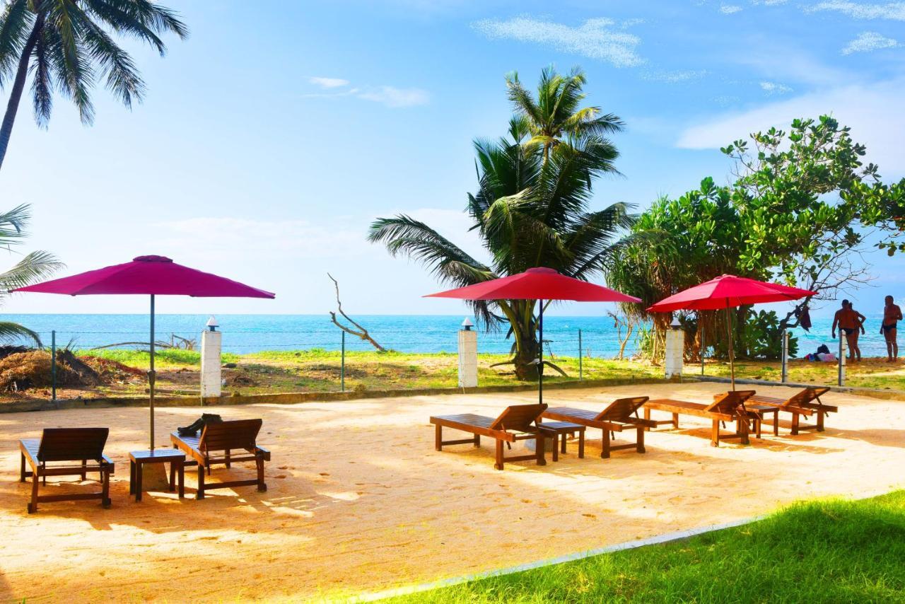 Akurala Beach Boutique Resort Bagian luar foto