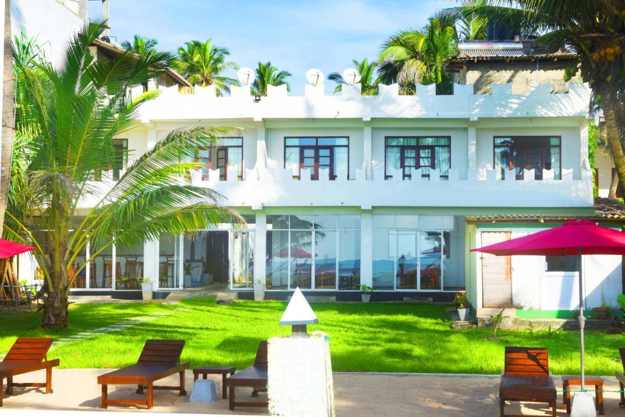 Akurala Beach Boutique Resort Bagian luar foto