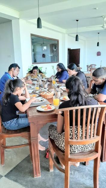 Akurala Beach Boutique Resort Bagian luar foto