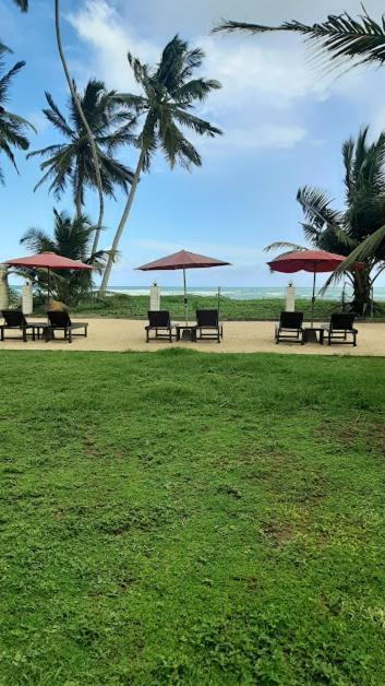 Akurala Beach Boutique Resort Bagian luar foto