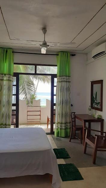 Akurala Beach Boutique Resort Bagian luar foto