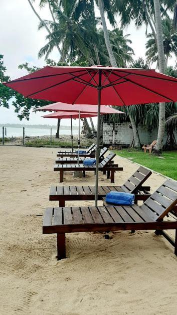 Akurala Beach Boutique Resort Bagian luar foto