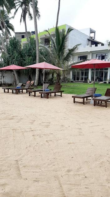 Akurala Beach Boutique Resort Bagian luar foto