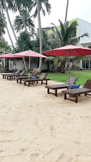 Akurala Beach Boutique Resort Bagian luar foto