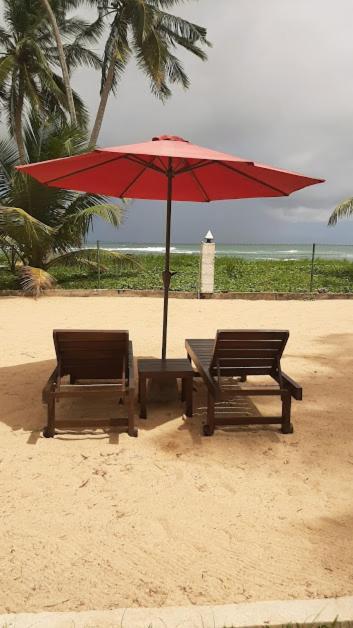 Akurala Beach Boutique Resort Bagian luar foto
