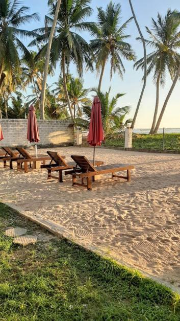 Akurala Beach Boutique Resort Bagian luar foto